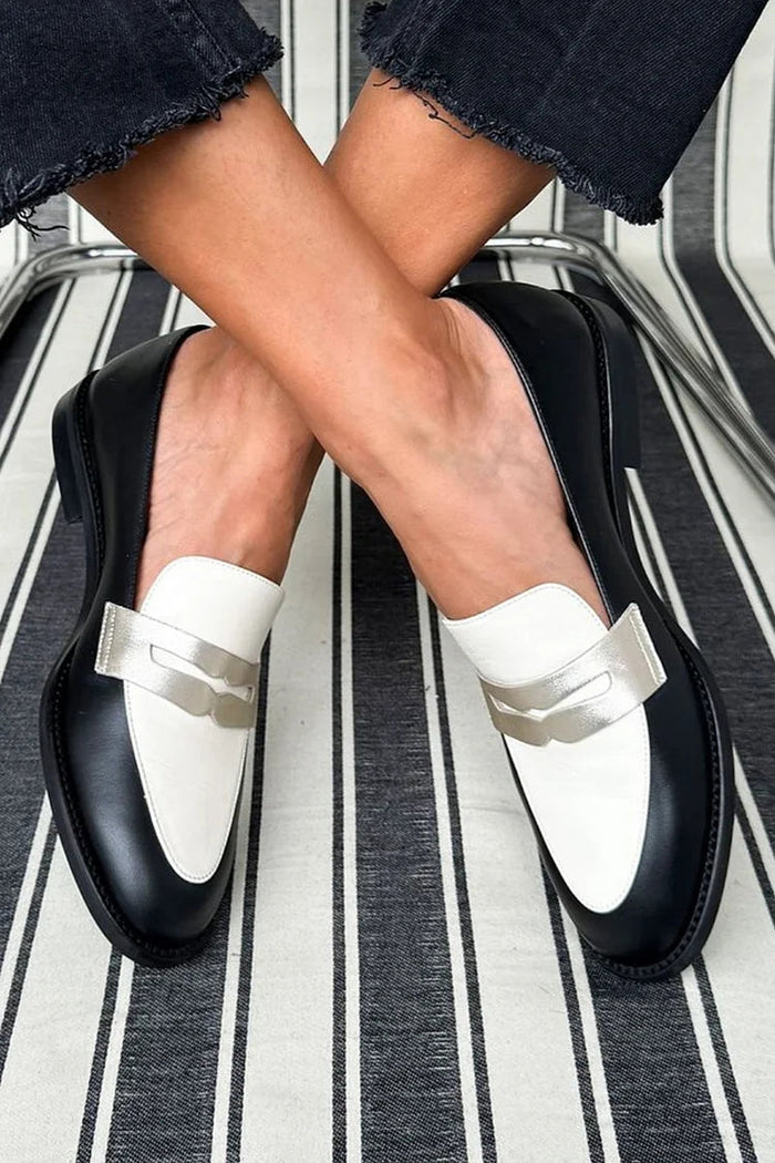 Dam Loafers Svart Vit Monokrom med Metalldetalj