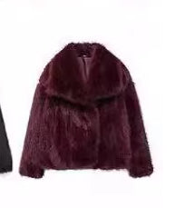 Kort fluffig fuskpälsjacka
