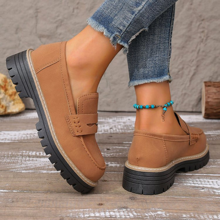 Dam Plateau Loafers med Kraftig Gummisula och Slip-On