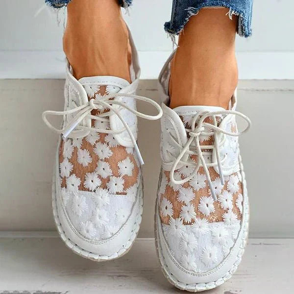 Dam Broderade Sneakers med Spets och Blomdetaljer